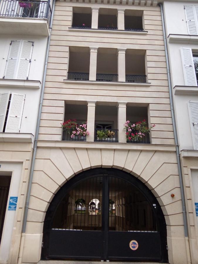 Welcome Au Dazzling Stay Serris Exterior photo