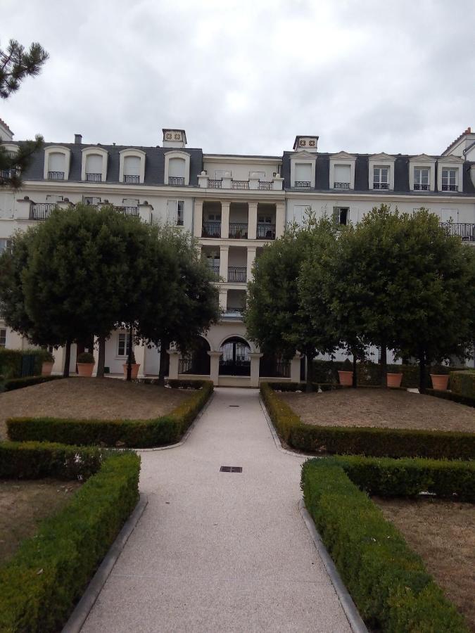 Welcome Au Dazzling Stay Serris Exterior photo