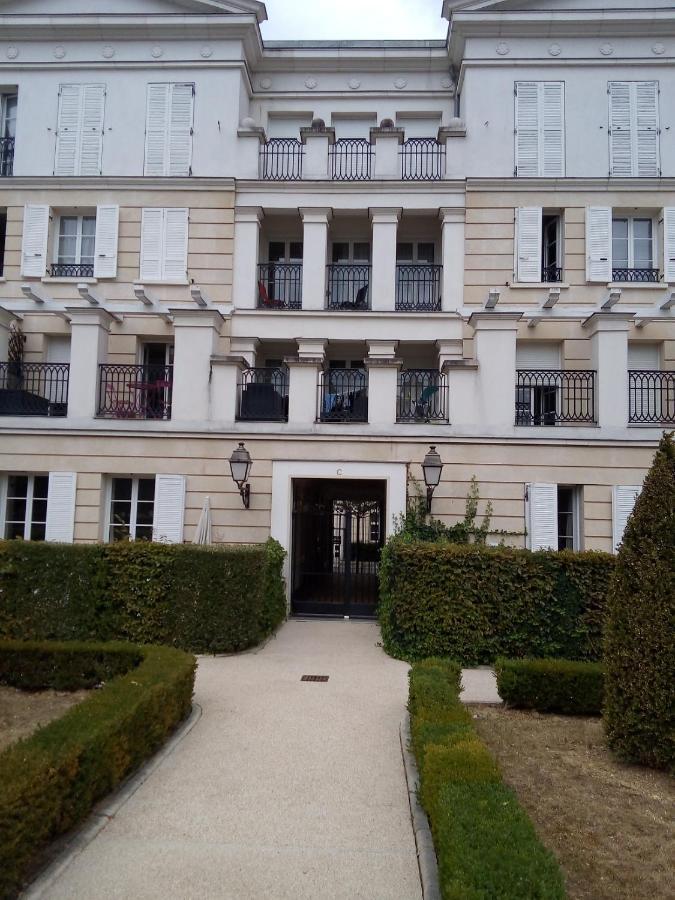 Welcome Au Dazzling Stay Serris Exterior photo